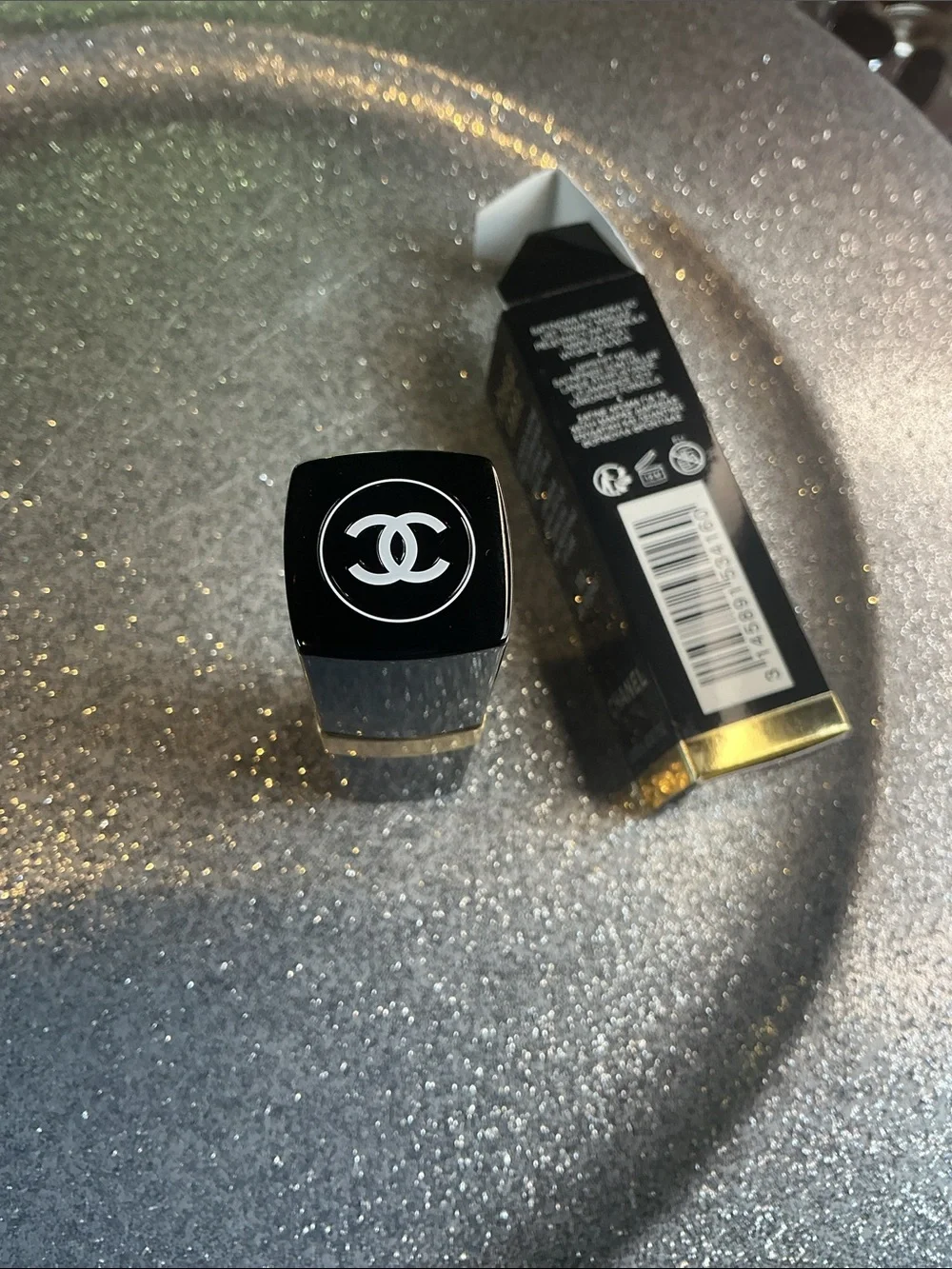 CHANEL Rouge Coco Satin Lipstick in 100 Bel Respiro — Black & Gold Case